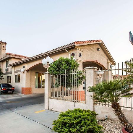 Quality Inn Near China Lake Naval Station Ridgecrest Buitenkant foto