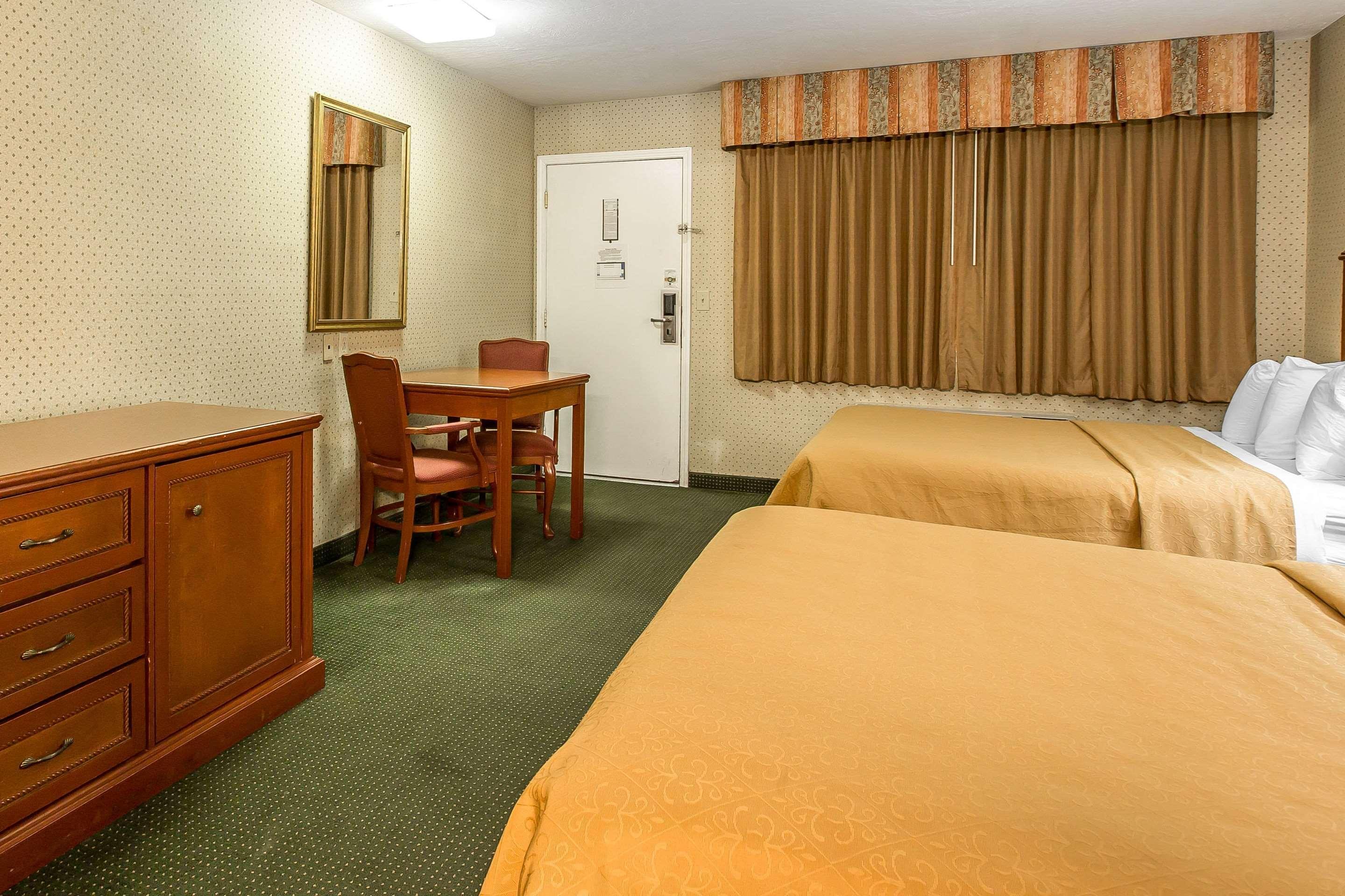 Quality Inn Near China Lake Naval Station Ridgecrest Buitenkant foto